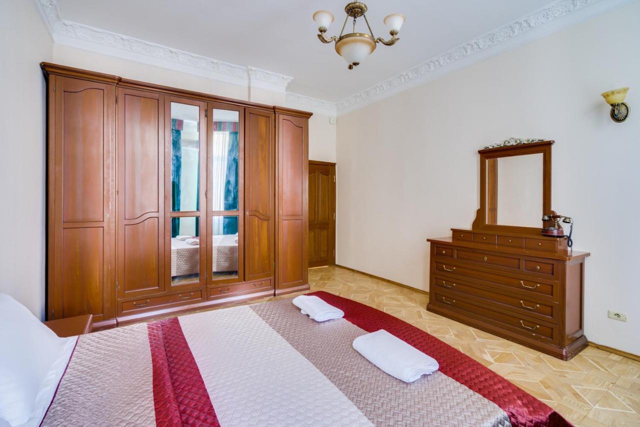 GUEST HOUSE ON ZNAMENKA 13 ≡ Москва, Россия ≡ Lowest Booking Rates For  Guest House On Znamenka 13 in Москва